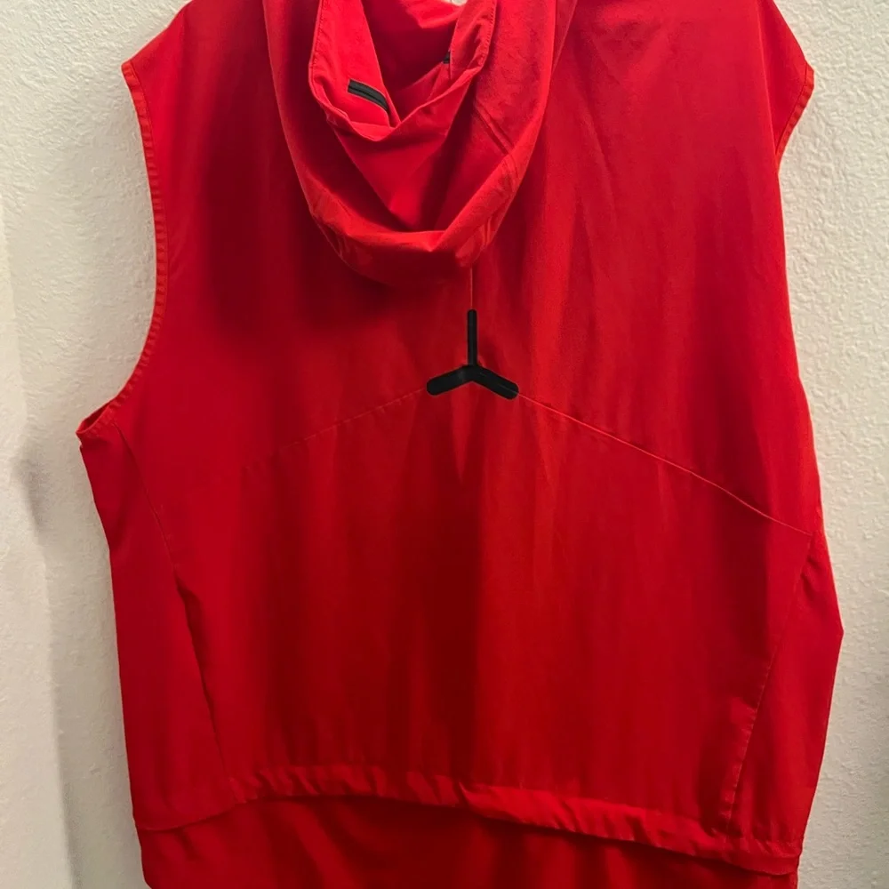 Nike Red Performance Jacket - Picture 2 of 4